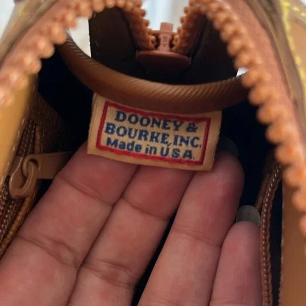 Dooney & Bourke Cabrio Leather Green/Brown Perforated Leather Crossbody Vintage - Picture 14 of 16